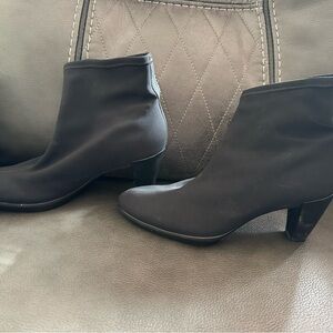 Ecco Women's Soft Ankle Boot Size 37 Chic Easy Slip On